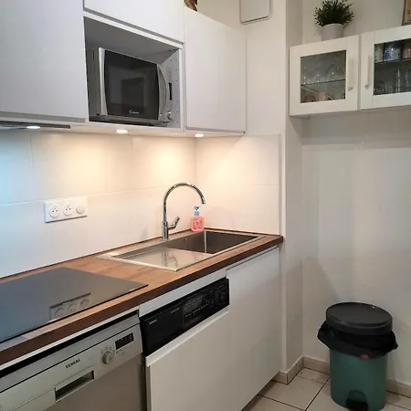 Paralia Apartman *